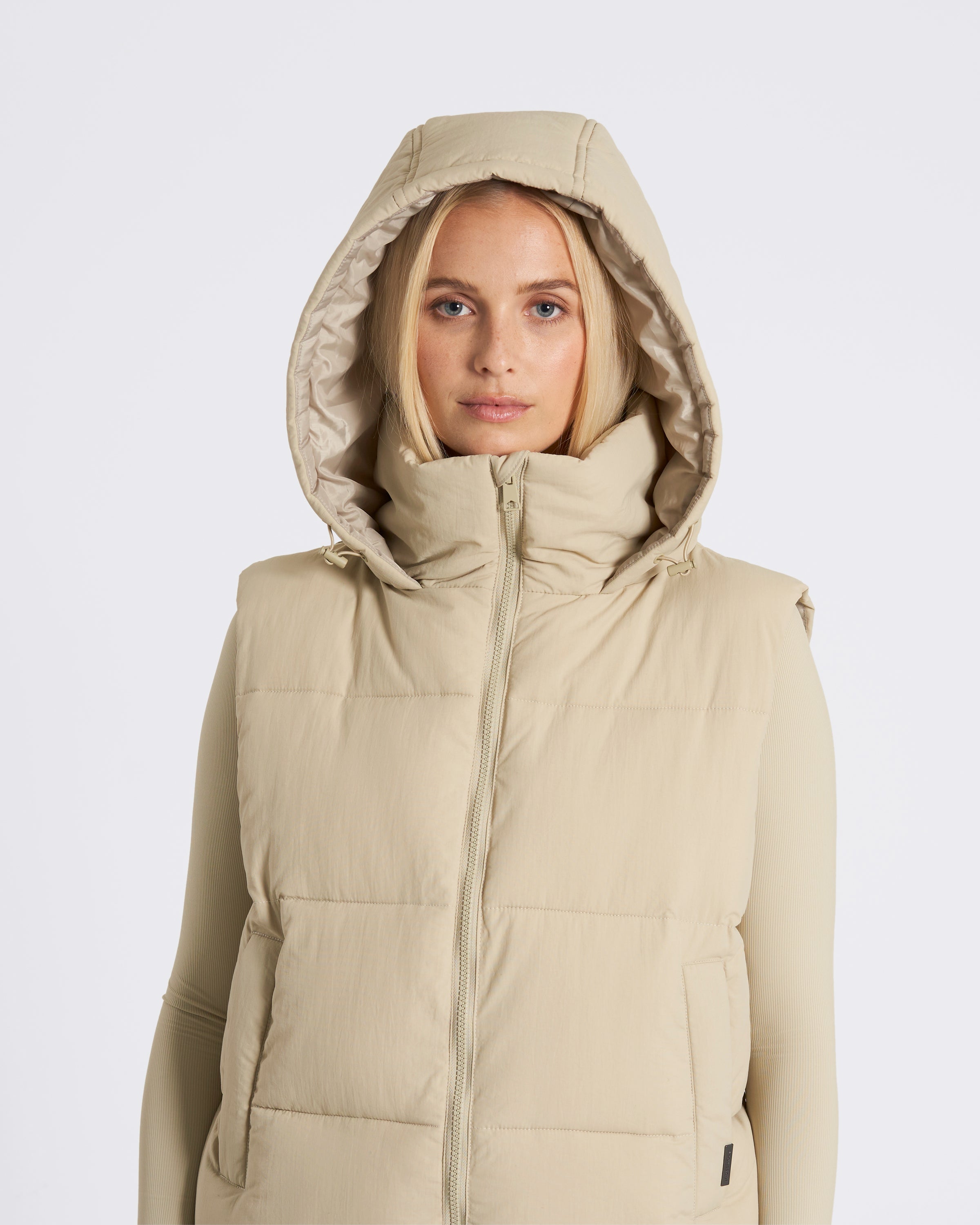OUTSIDER Longline Baffle Gilet Beige