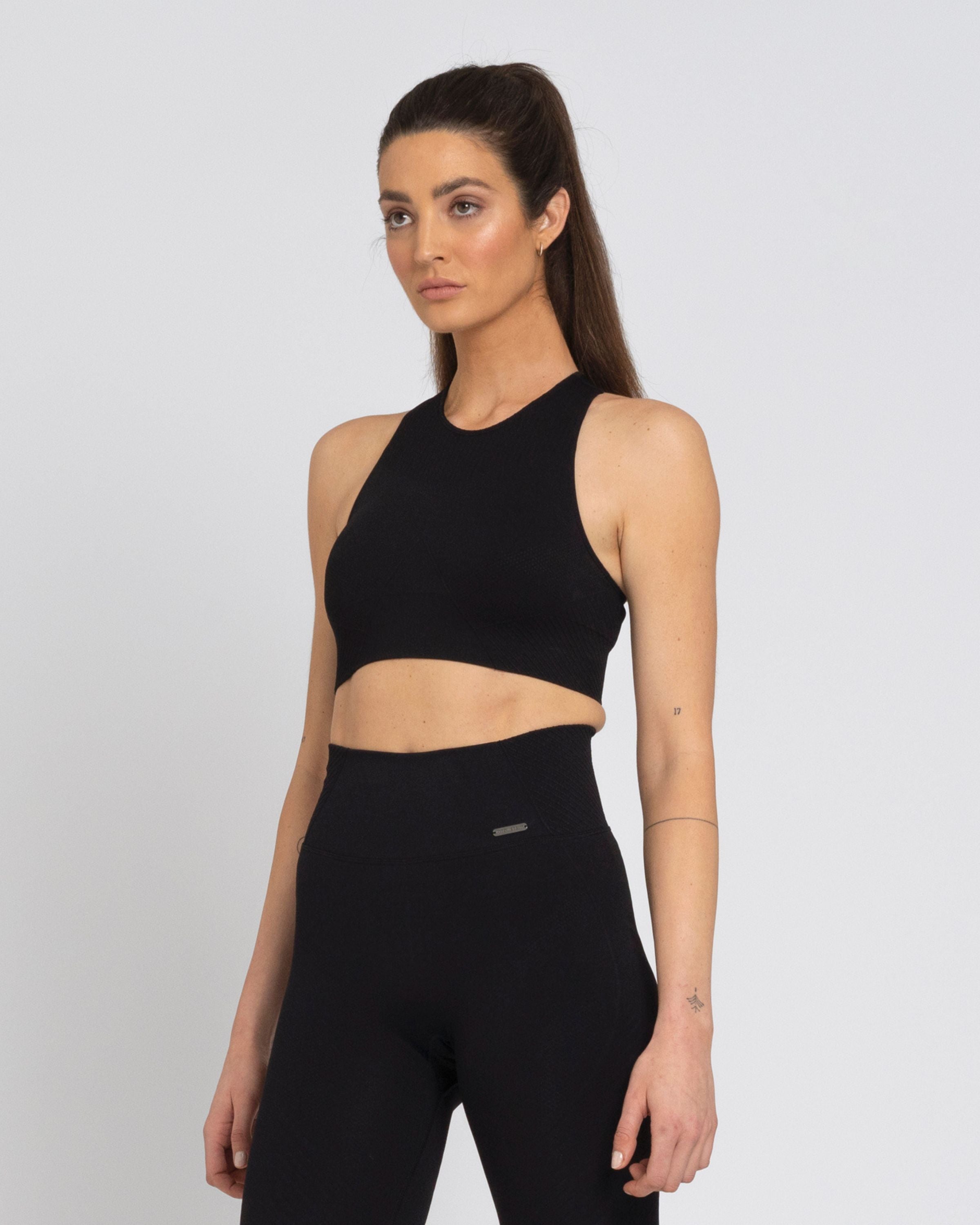 Black Ribbed Seamless Bra ⎜ Buy sports bra at BARA Sportswear– BARA  Sportswear