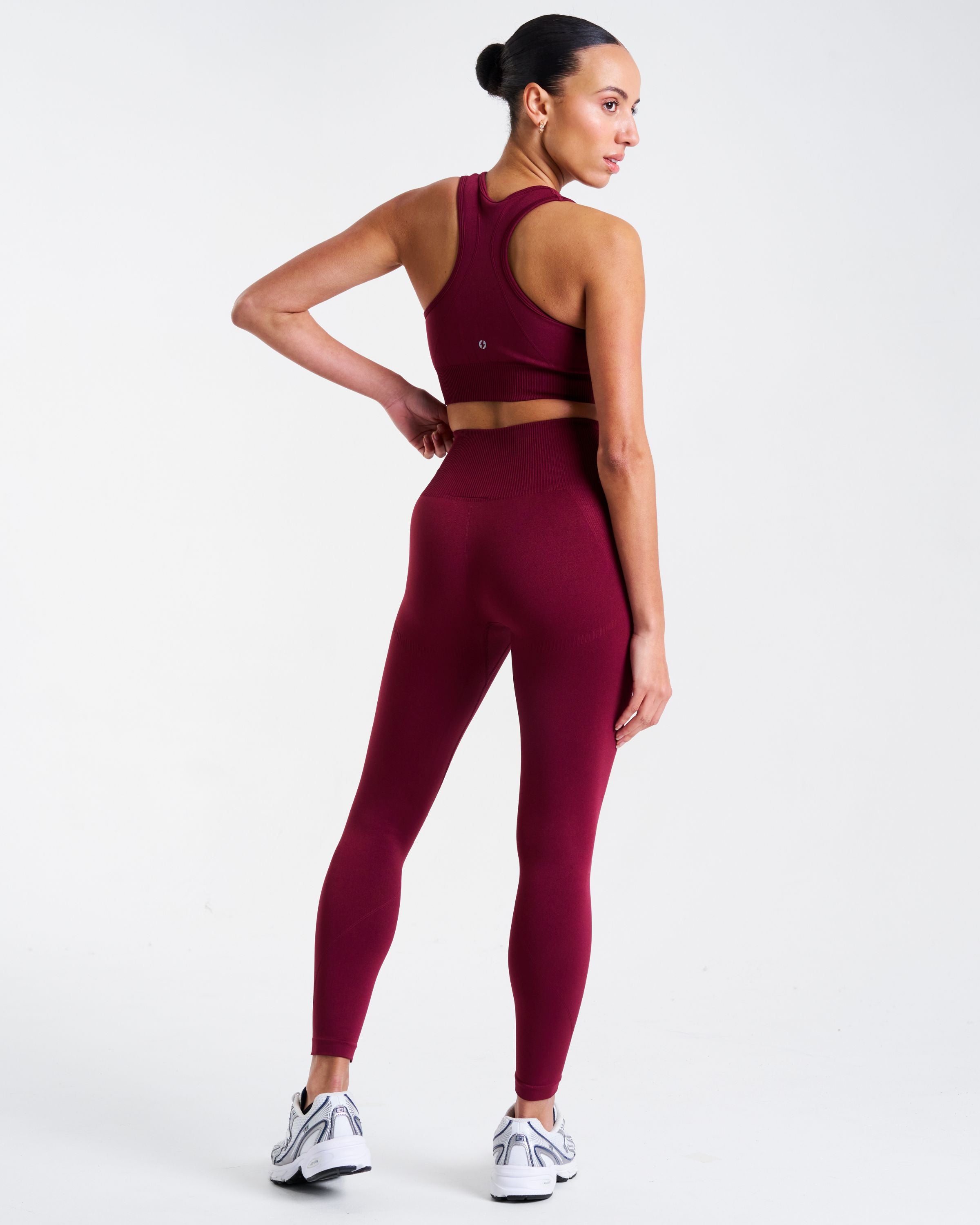 SOLID Seamless Sports Bra Cherry Lacquer
